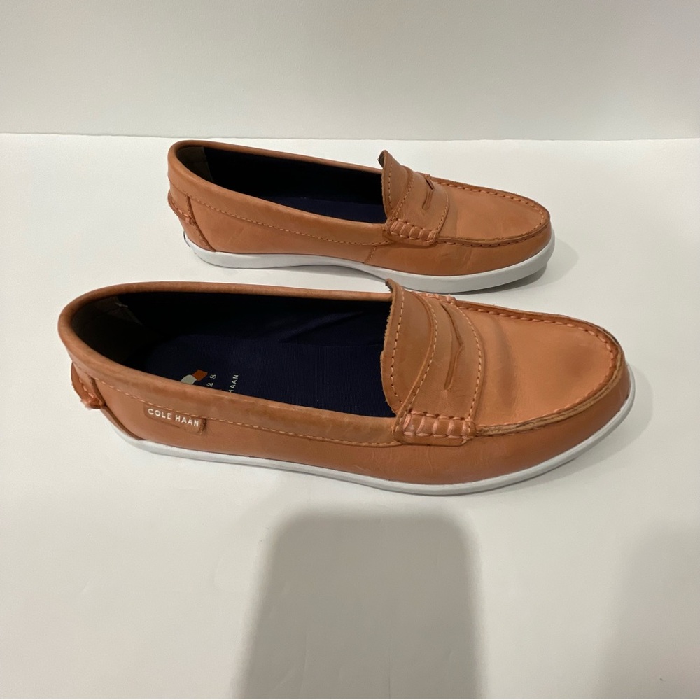 Cole Haan Women’s Size 7.5 Peach Leather Loafers with Man Made Lining